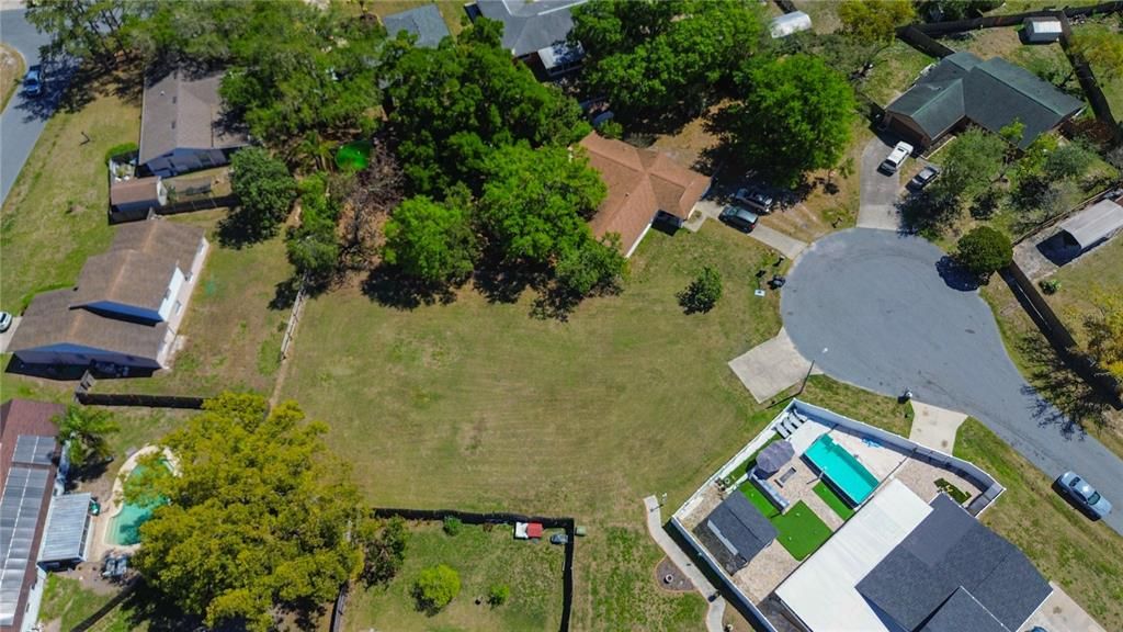 Activo con contrato: $125,000 (0.36 acres)