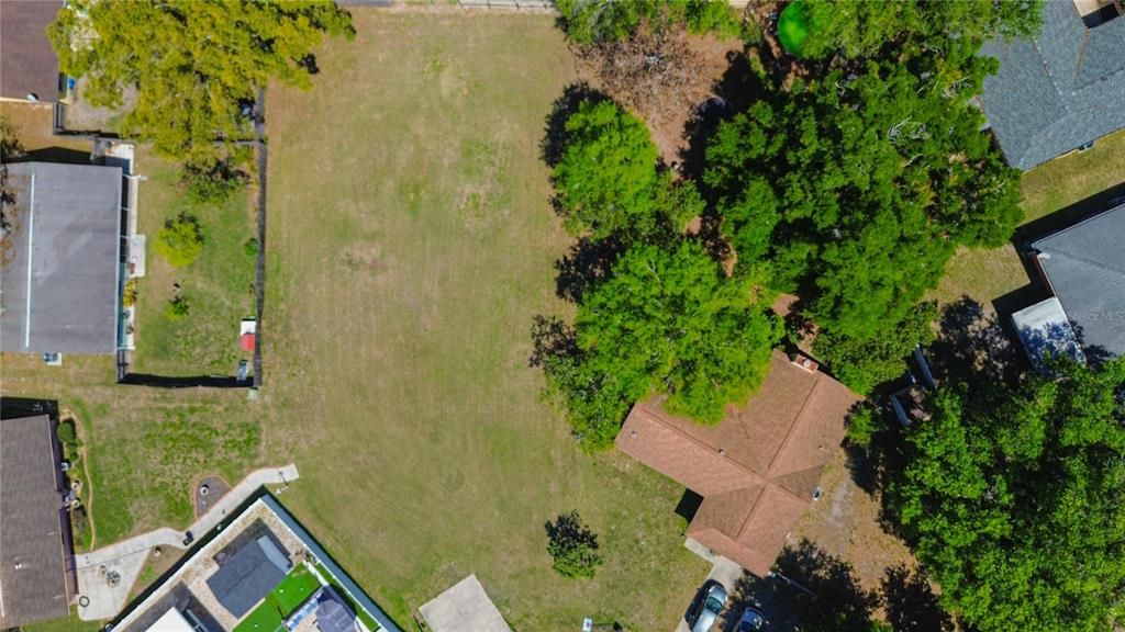Activo con contrato: $125,000 (0.36 acres)
