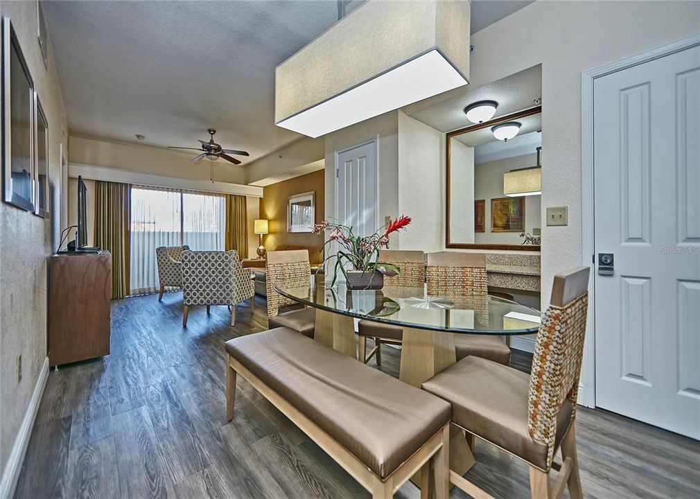 На продажу: $159,900 (2 спален, 2 ванн, 957 Квадратных фут)