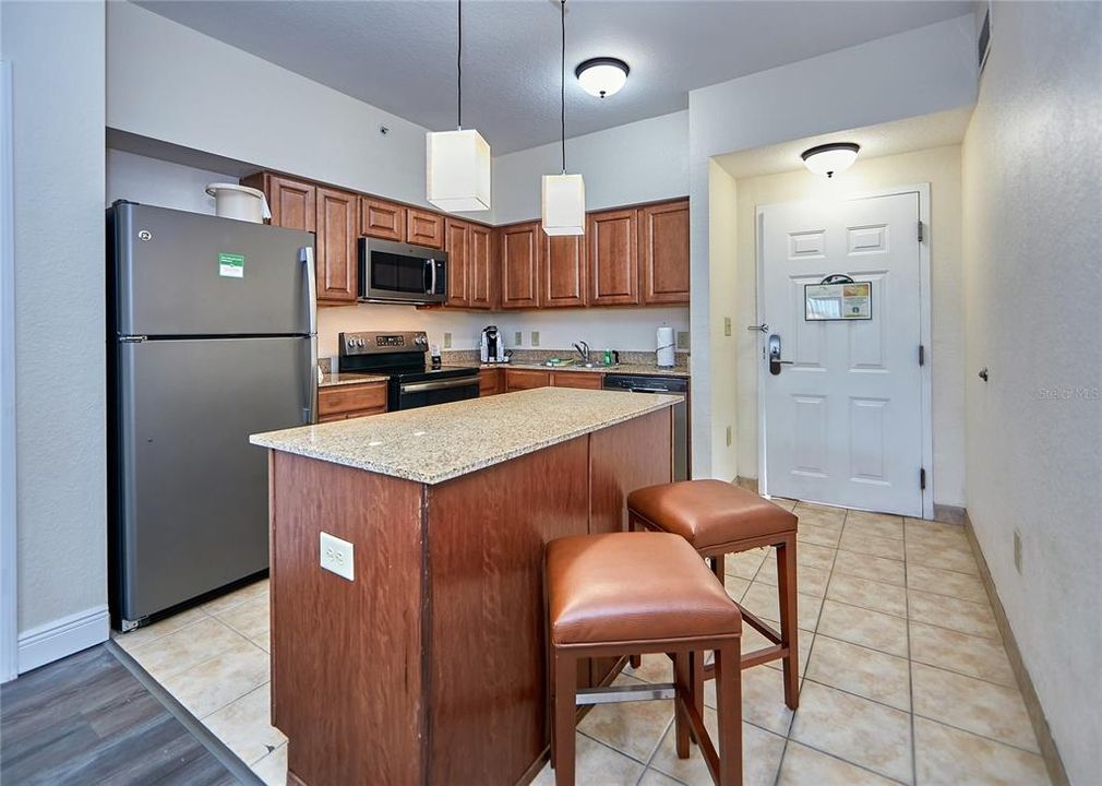 На продажу: $159,900 (2 спален, 2 ванн, 957 Квадратных фут)