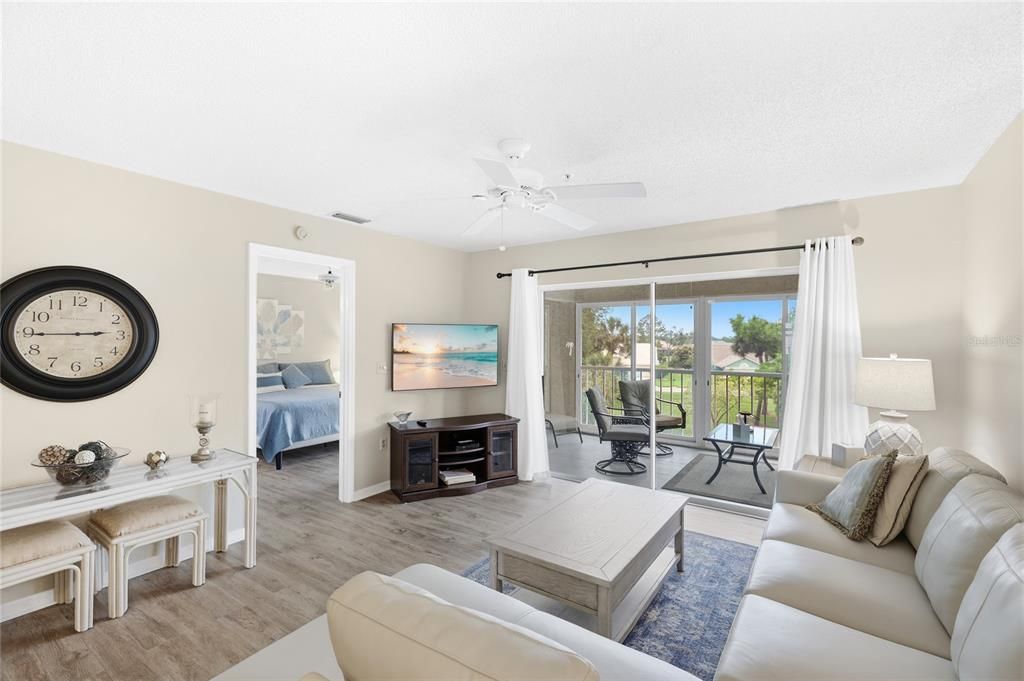 En Venta: $195,000 (2 camas, 2 baños, 1042 Pies cuadrados)