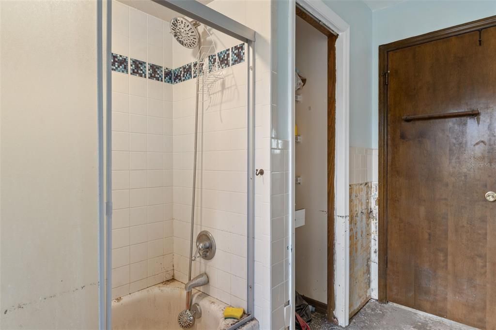 En Venta: $320,000 (3 camas, 2 baños, 2186 Pies cuadrados)