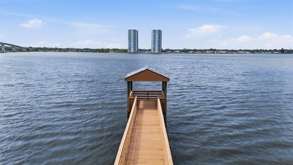 合同活跃: $235,000 (3 贝兹, 2 浴室, 1300 平方英尺)