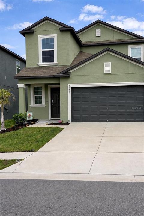 For Sale: $399,900 (5 beds, 2 baths, 2505 Square Feet)
