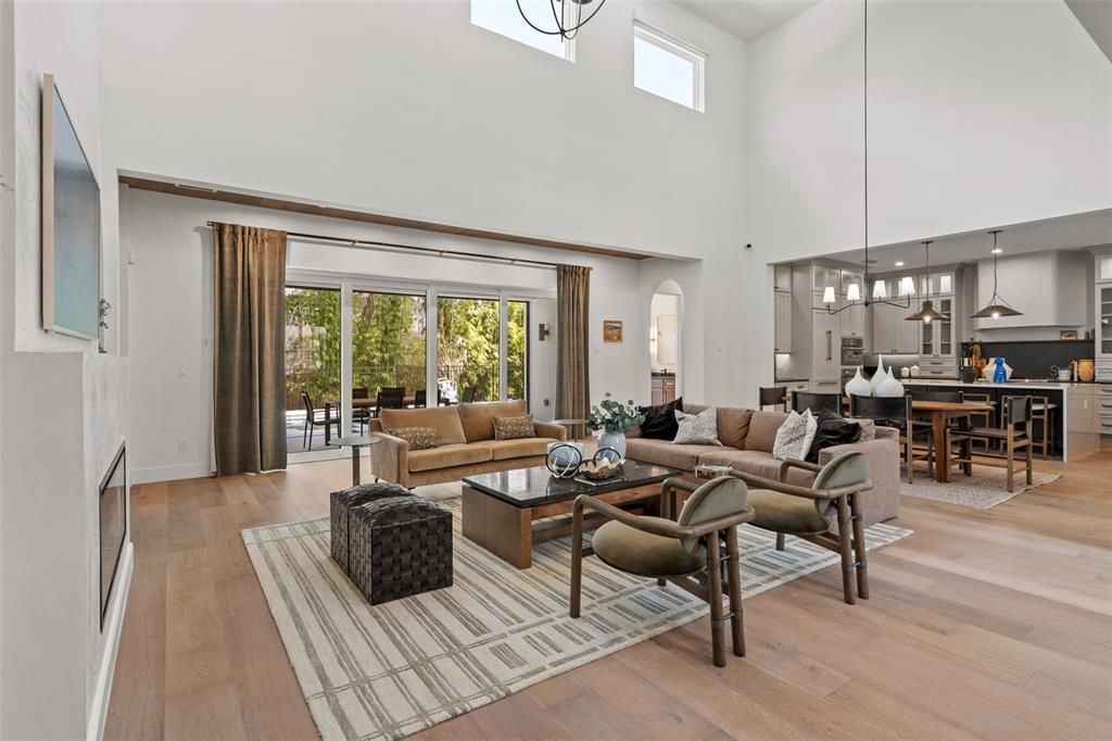For Sale: $3,500,000 (5 beds, 6 baths, 6241 Square Feet)