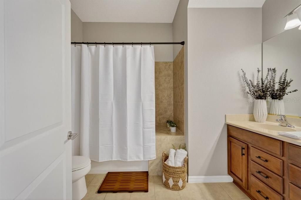 En Venta: $599,999 (5 camas, 3 baños, 3430 Pies cuadrados)