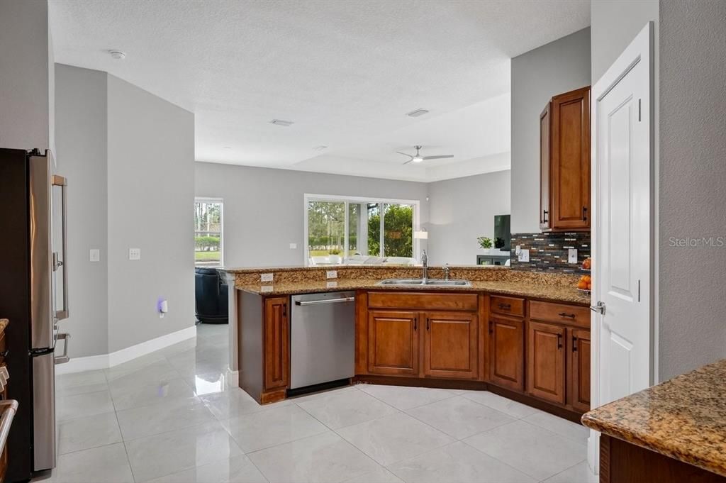 En Venta: $599,999 (5 camas, 3 baños, 3430 Pies cuadrados)