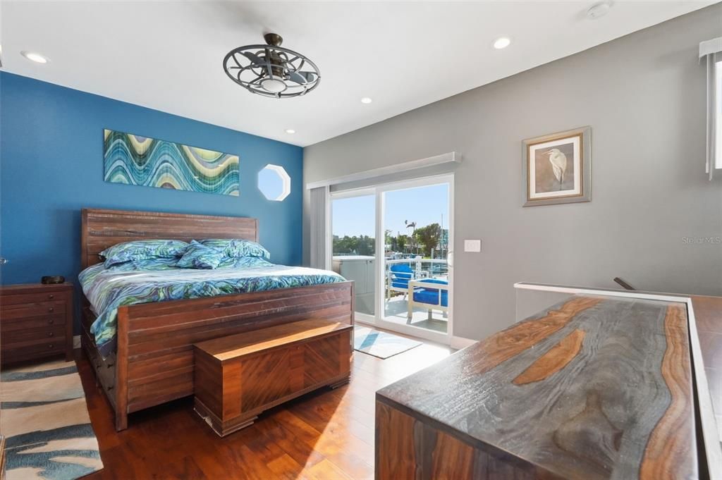 Activo con contrato: $935,000 (3 camas, 3 baños, 1748 Pies cuadrados)
