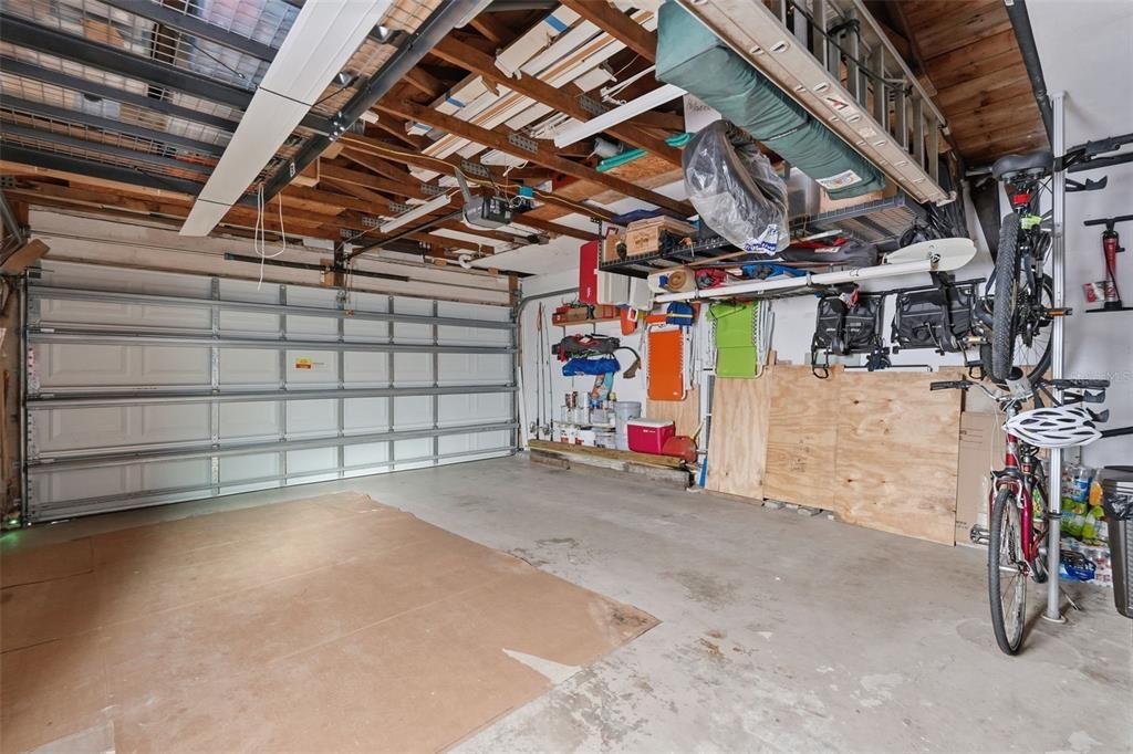 Activo con contrato: $935,000 (3 camas, 3 baños, 1748 Pies cuadrados)