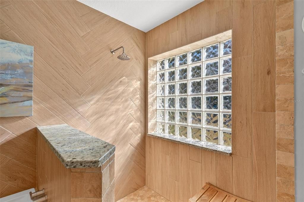 En Venta: $1,100,000 (4 camas, 4 baños, 2718 Pies cuadrados)