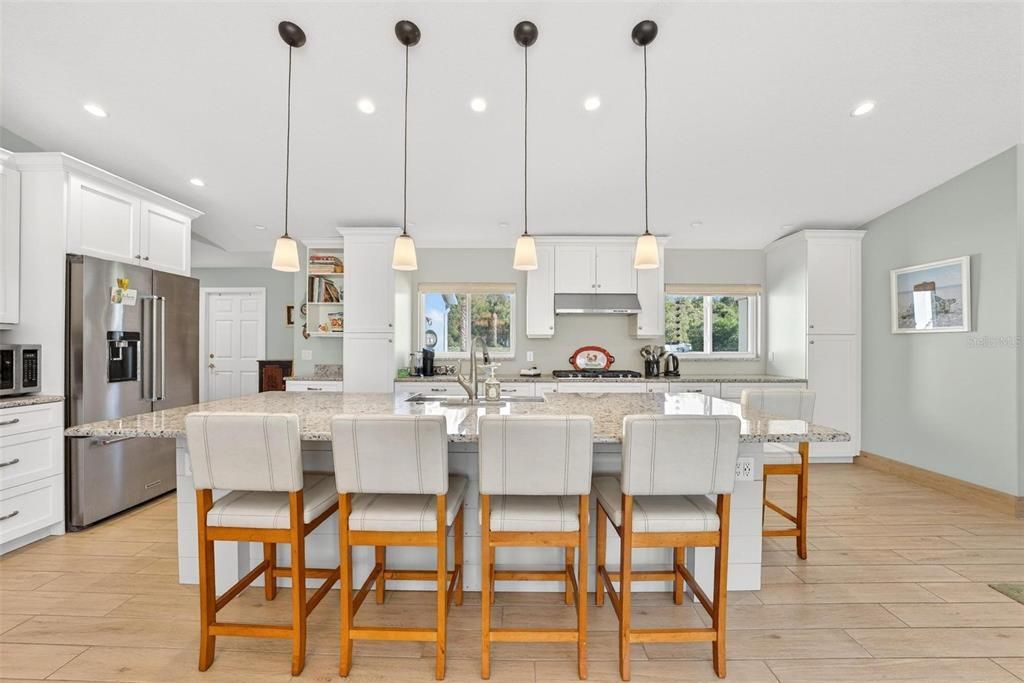 En Venta: $1,100,000 (4 camas, 4 baños, 2718 Pies cuadrados)