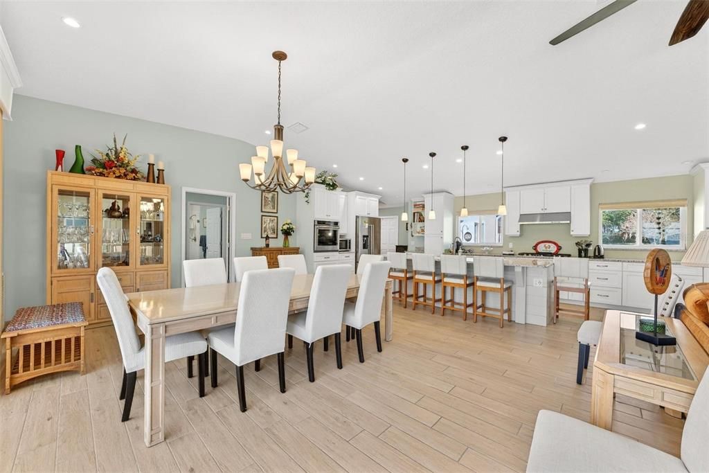 En Venta: $1,100,000 (4 camas, 4 baños, 2718 Pies cuadrados)