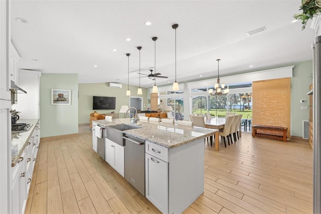 En Venta: $1,100,000 (4 camas, 4 baños, 2718 Pies cuadrados)