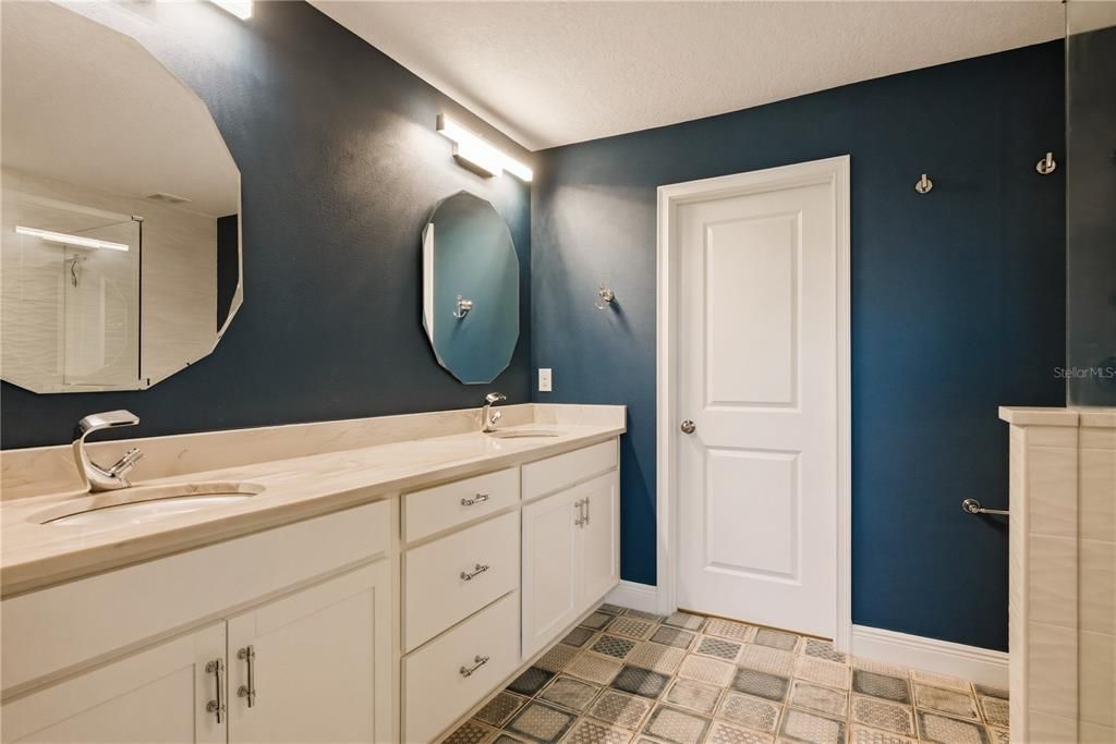 На продажу: $369,000 (3 спален, 2 ванн, 1667 Квадратных фут)