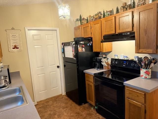 For Sale: $239,900 (3 beds, 2 baths, 1035 Square Feet)