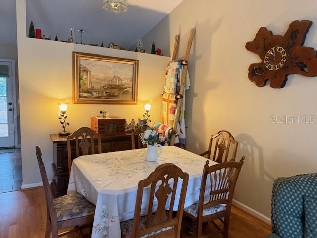 For Sale: $239,900 (3 beds, 2 baths, 1035 Square Feet)