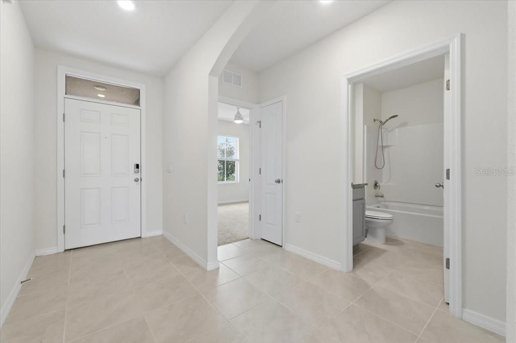 Active With Contract: $314,999 (3 beds, 2 baths, 1711 Square Feet)