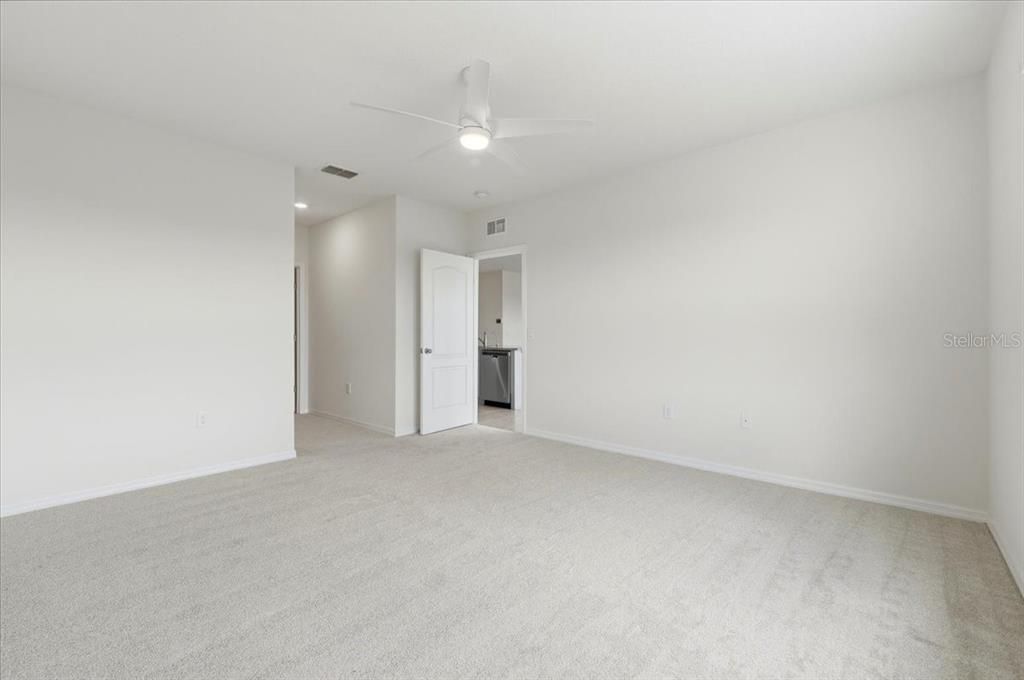 Active With Contract: $314,999 (3 beds, 2 baths, 1711 Square Feet)