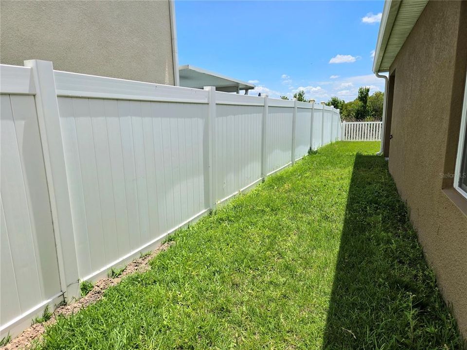 Active With Contract: $314,999 (3 beds, 2 baths, 1711 Square Feet)