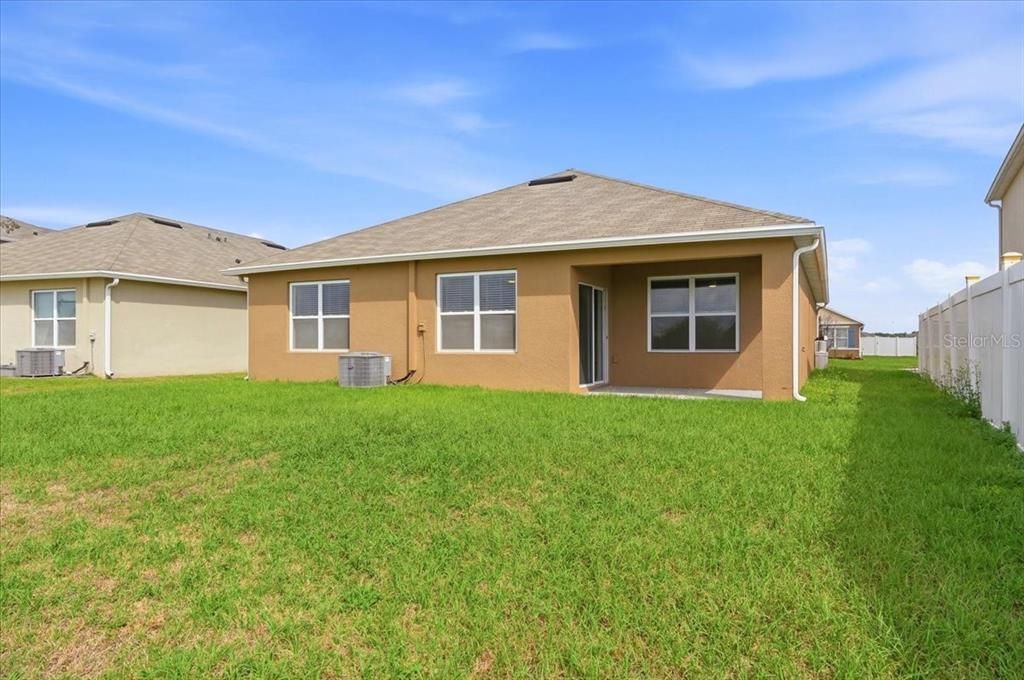 Active With Contract: $314,999 (3 beds, 2 baths, 1711 Square Feet)