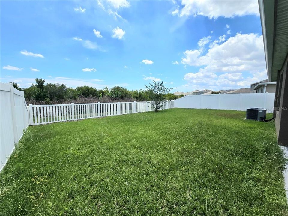 Active With Contract: $314,999 (3 beds, 2 baths, 1711 Square Feet)