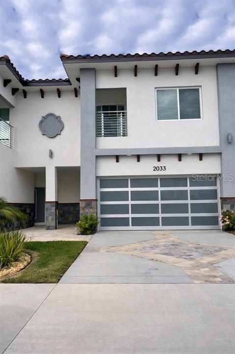 Recientemente alquilado: $2,650 (4 camas, 3 baños, 2268 Pies cuadrados)