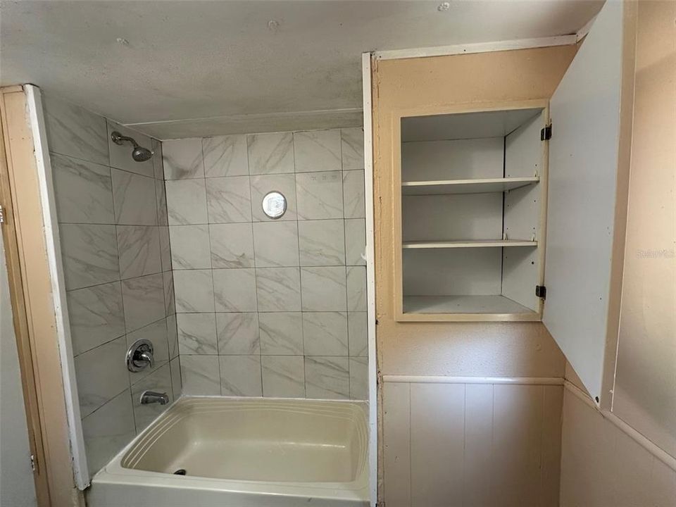 На продажу: $100,000 (2 спален, 1 ванн, 672 Квадратных фут)