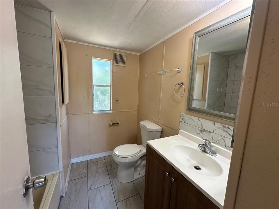 На продажу: $100,000 (2 спален, 1 ванн, 672 Квадратных фут)