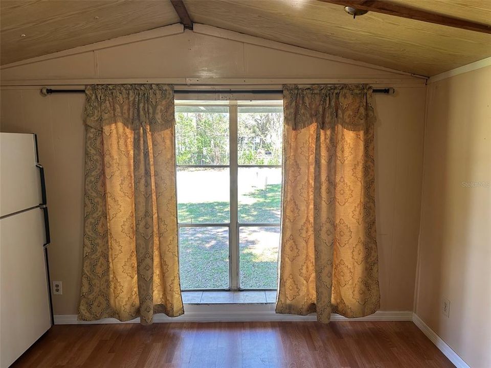 На продажу: $100,000 (2 спален, 1 ванн, 672 Квадратных фут)