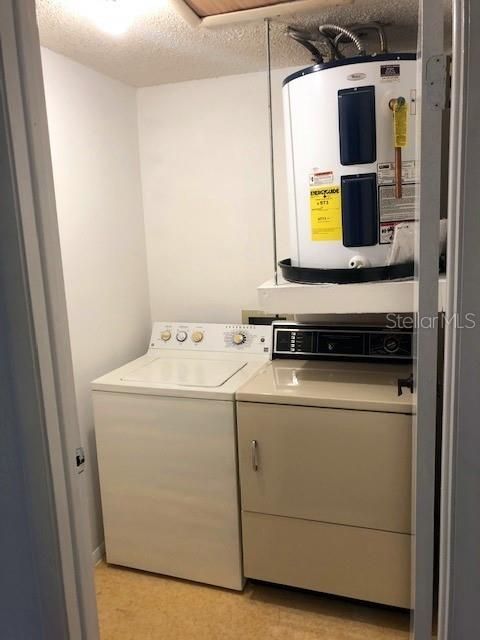 На продажу: $174,000 (2 спален, 2 ванн, 915 Квадратных фут)