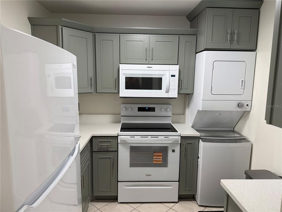 Active With Contract: $125,000 (1 beds, 1 baths, 745 Square Feet)