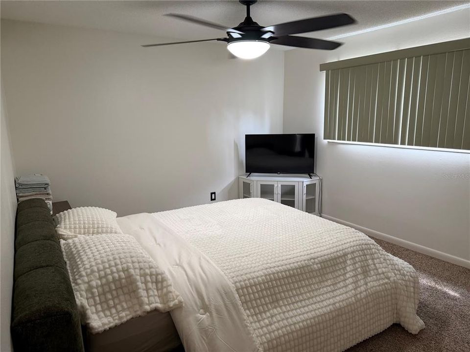 Active With Contract: $125,000 (1 beds, 1 baths, 745 Square Feet)