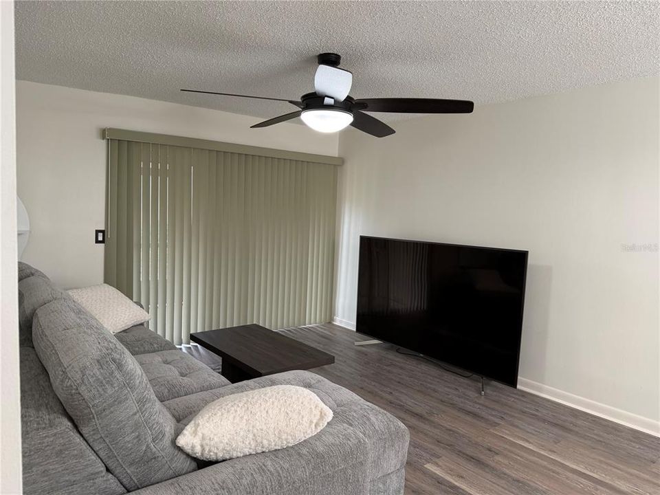 Active With Contract: $125,000 (1 beds, 1 baths, 745 Square Feet)