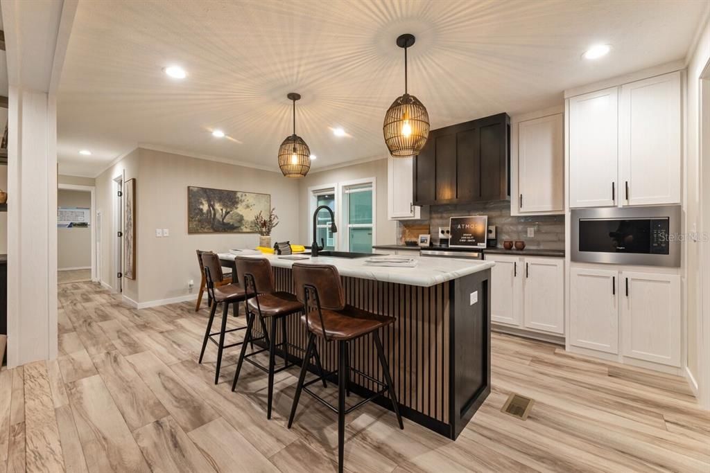For Sale: $285,000 (3 beds, 2 baths, 1600 Square Feet)