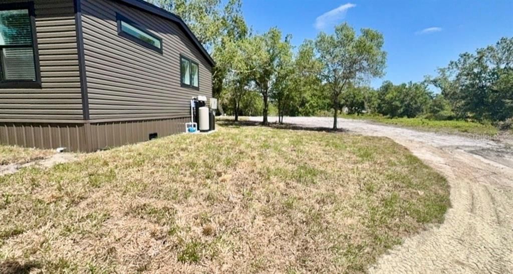 For Sale: $285,000 (3 beds, 2 baths, 1600 Square Feet)