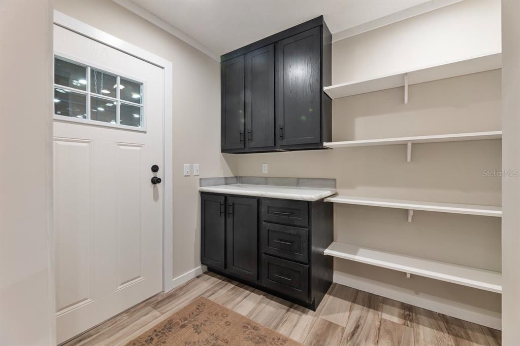 For Sale: $285,000 (3 beds, 2 baths, 1600 Square Feet)