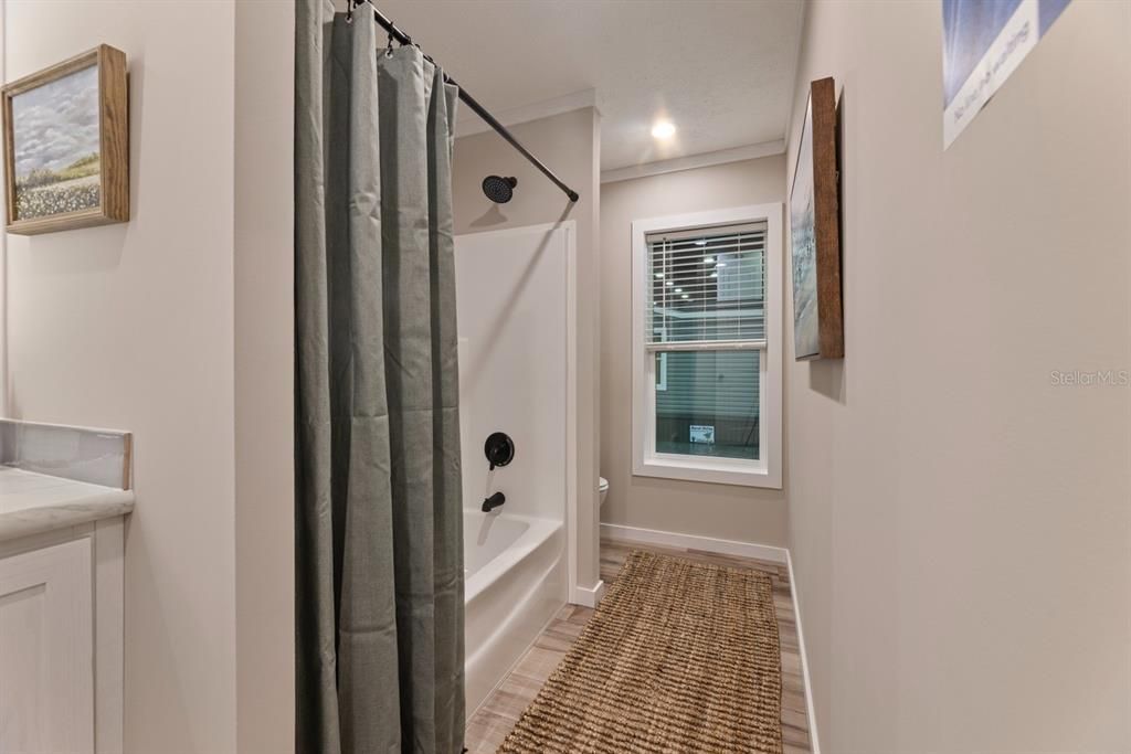 For Sale: $285,000 (3 beds, 2 baths, 1600 Square Feet)