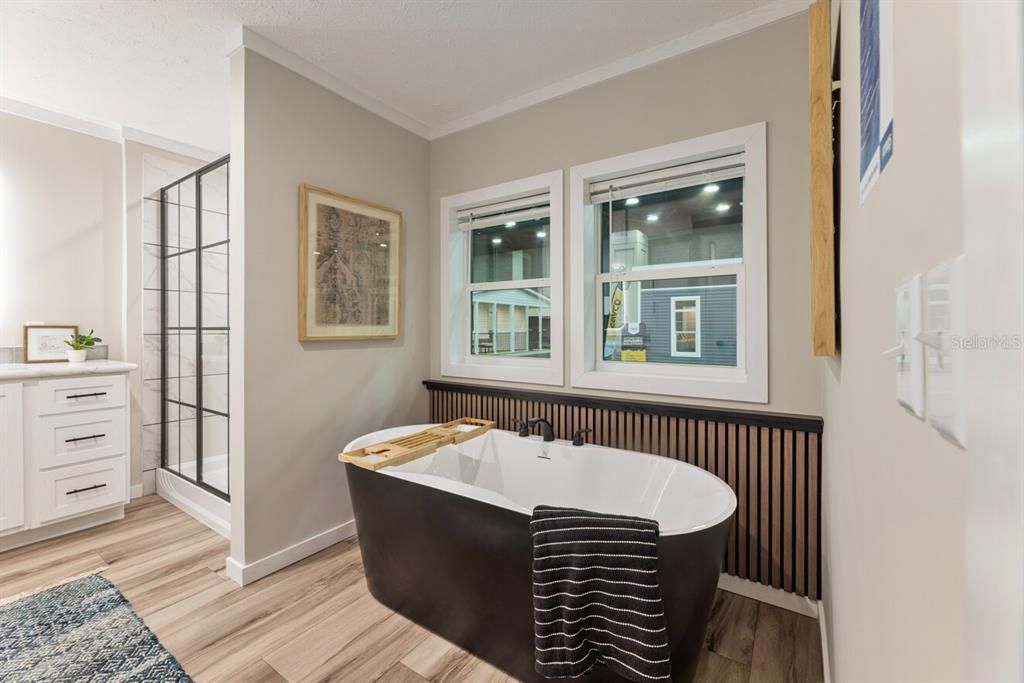 For Sale: $285,000 (3 beds, 2 baths, 1600 Square Feet)