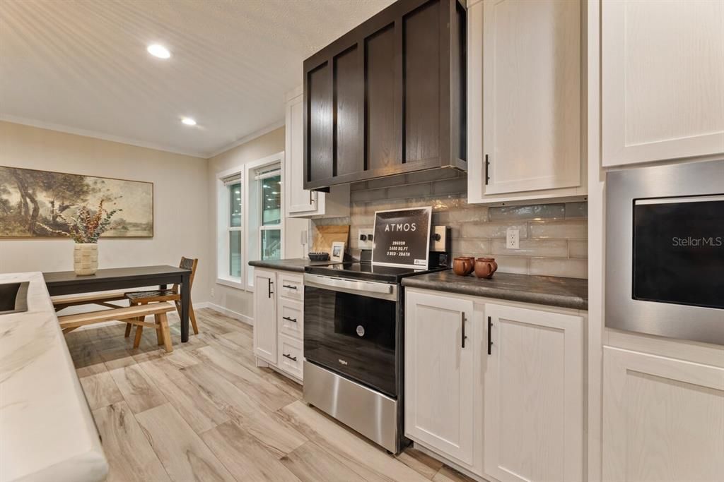 For Sale: $285,000 (3 beds, 2 baths, 1600 Square Feet)