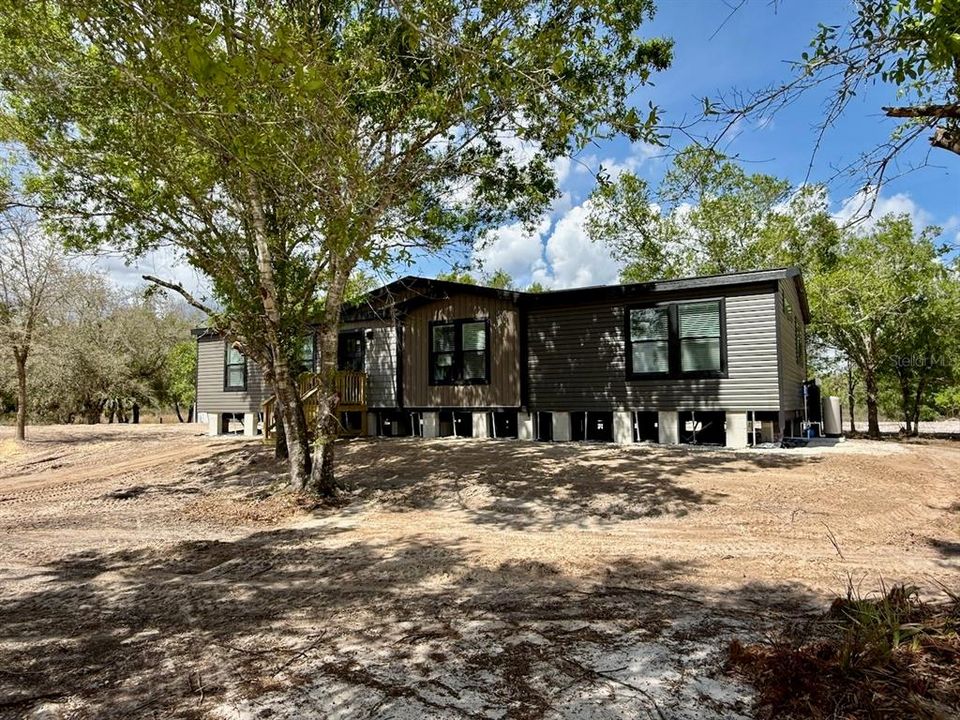 For Sale: $285,000 (3 beds, 2 baths, 1600 Square Feet)