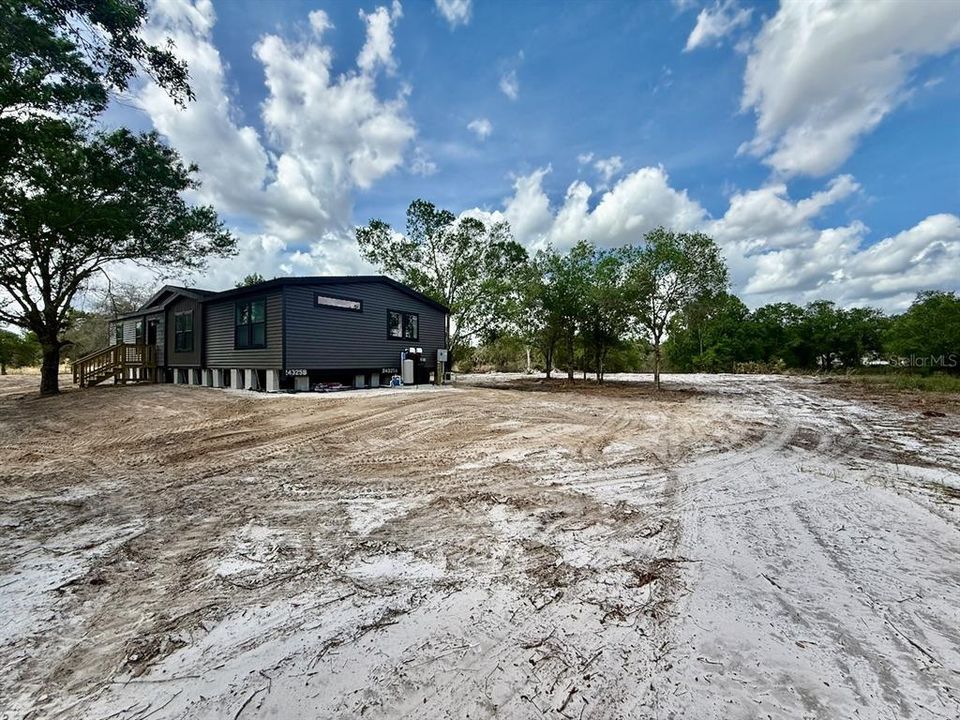 For Sale: $285,000 (3 beds, 2 baths, 1600 Square Feet)