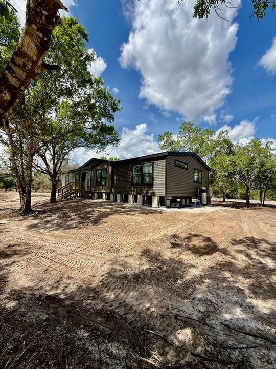 For Sale: $285,000 (3 beds, 2 baths, 1600 Square Feet)
