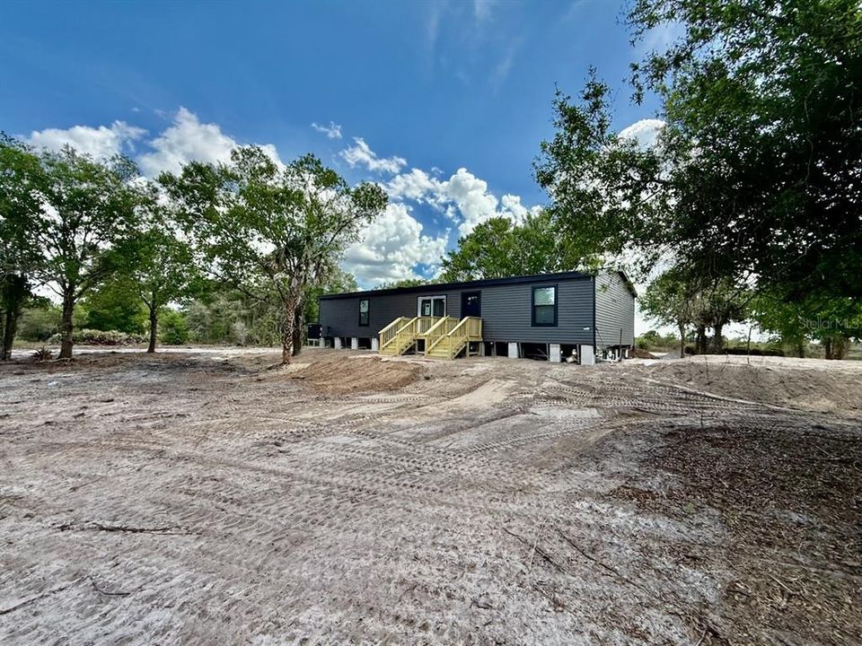 For Sale: $285,000 (3 beds, 2 baths, 1600 Square Feet)