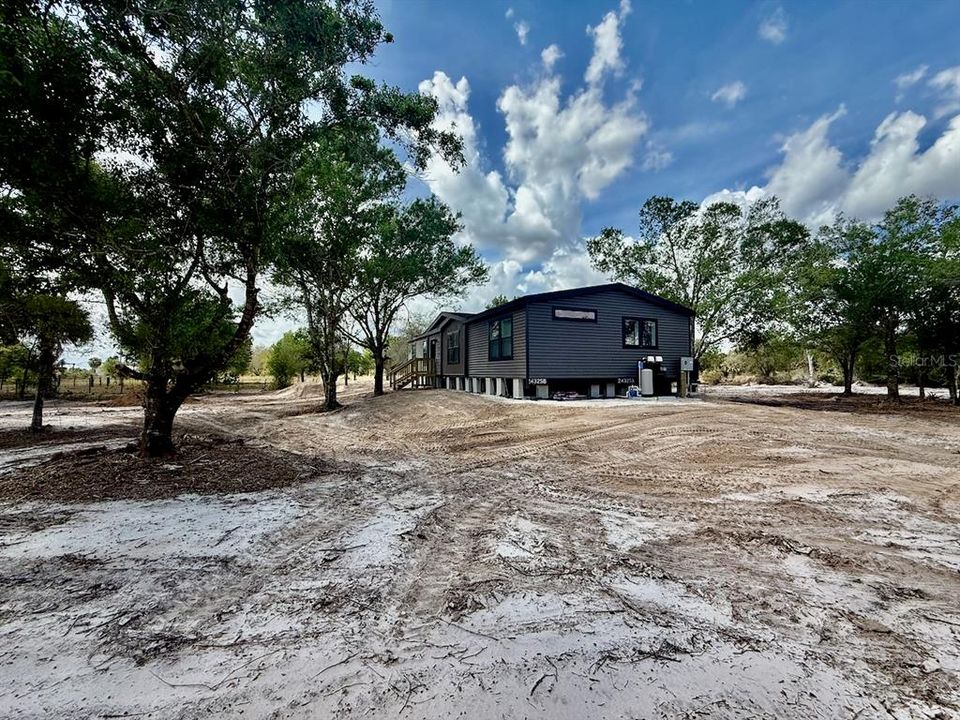 For Sale: $285,000 (3 beds, 2 baths, 1600 Square Feet)