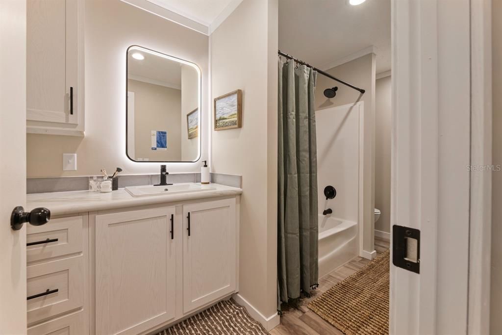 For Sale: $285,000 (3 beds, 2 baths, 1600 Square Feet)