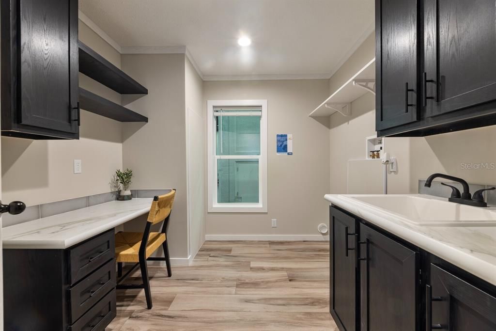 For Sale: $285,000 (3 beds, 2 baths, 1600 Square Feet)