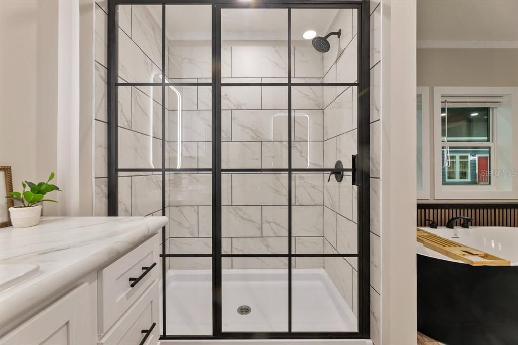 For Sale: $285,000 (3 beds, 2 baths, 1600 Square Feet)