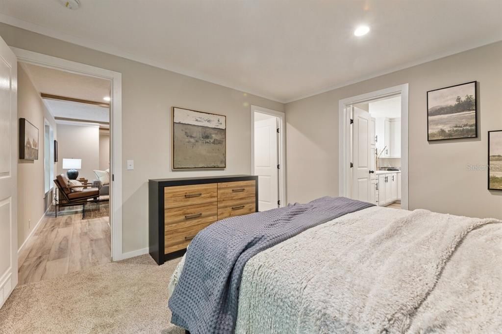 For Sale: $285,000 (3 beds, 2 baths, 1600 Square Feet)
