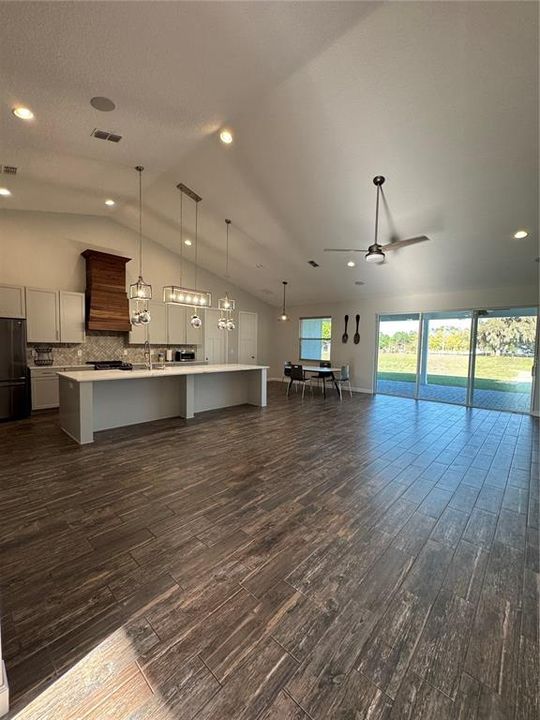 For Sale: $1,950,000 (8 beds, 5 baths, 4806 Square Feet)