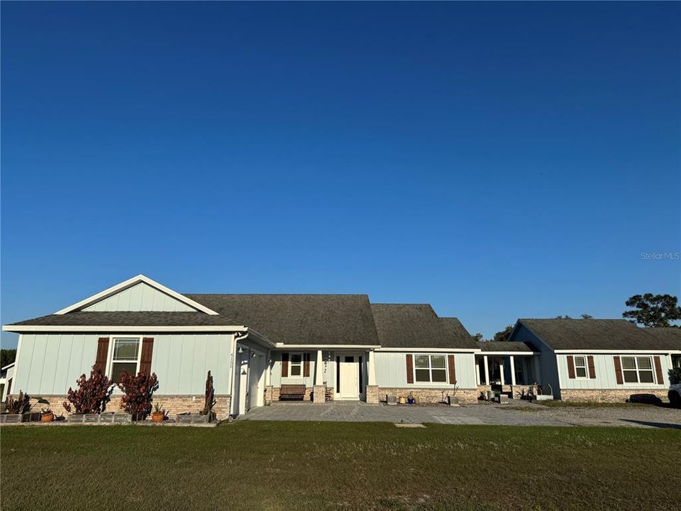 For Sale: $1,950,000 (8 beds, 5 baths, 4806 Square Feet)